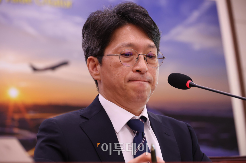 ▲홍지선 국토교통부 장관 후보자가 16일 서울 여의도 국회에 국토교통위원회에서 열린 인사청문회에서 의원 질의에 답하고 있다. 고이란 기자 photoeran@