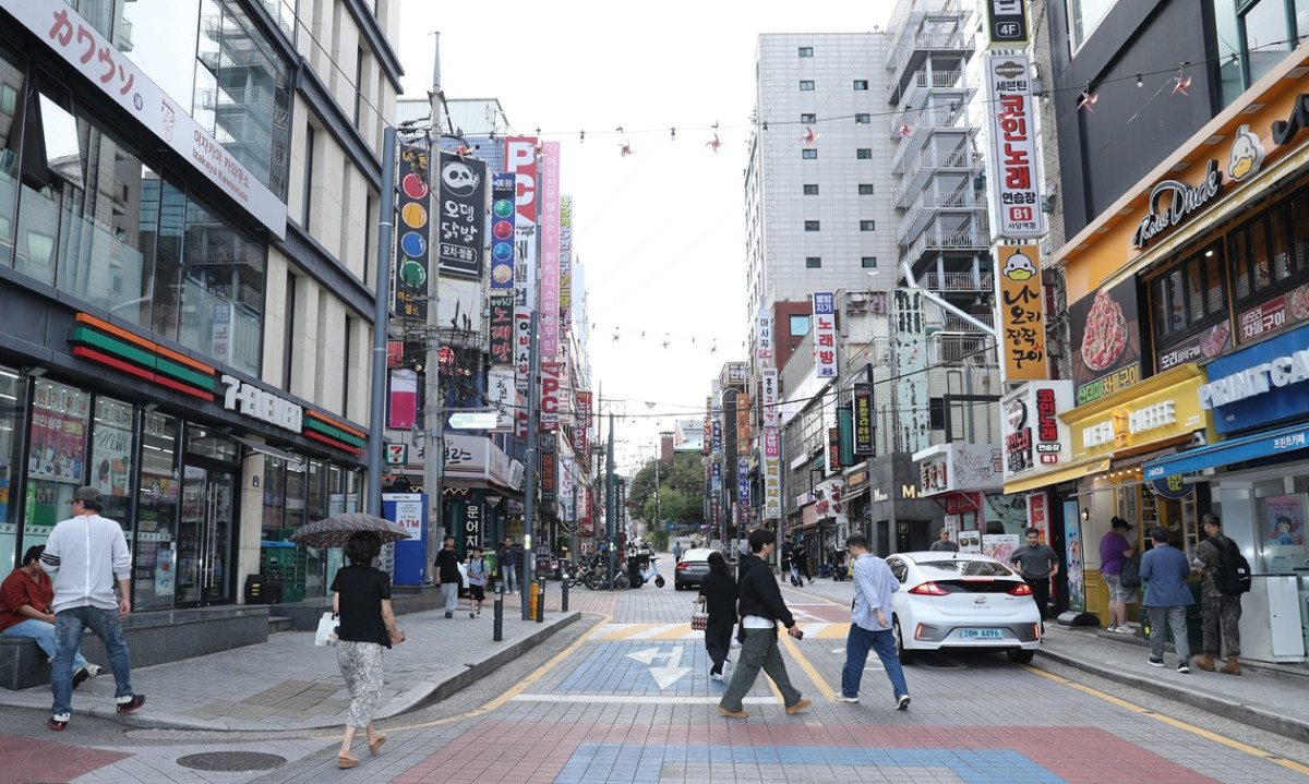 ▲서울특별시 관악구 남현동 ‘사당오락(舍堂五樂) 달빛야장’ 메인 야장 골목. (사진 제공 = 서울 관악구)