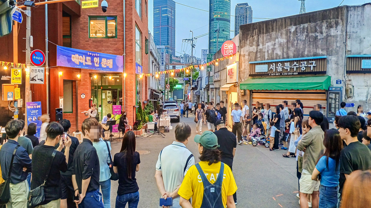 ▲서울특별시 영등포구 ‘문래 창작촌’ 내 거리 버스킹 공연. (사진 제공 = 서울 영등포구)