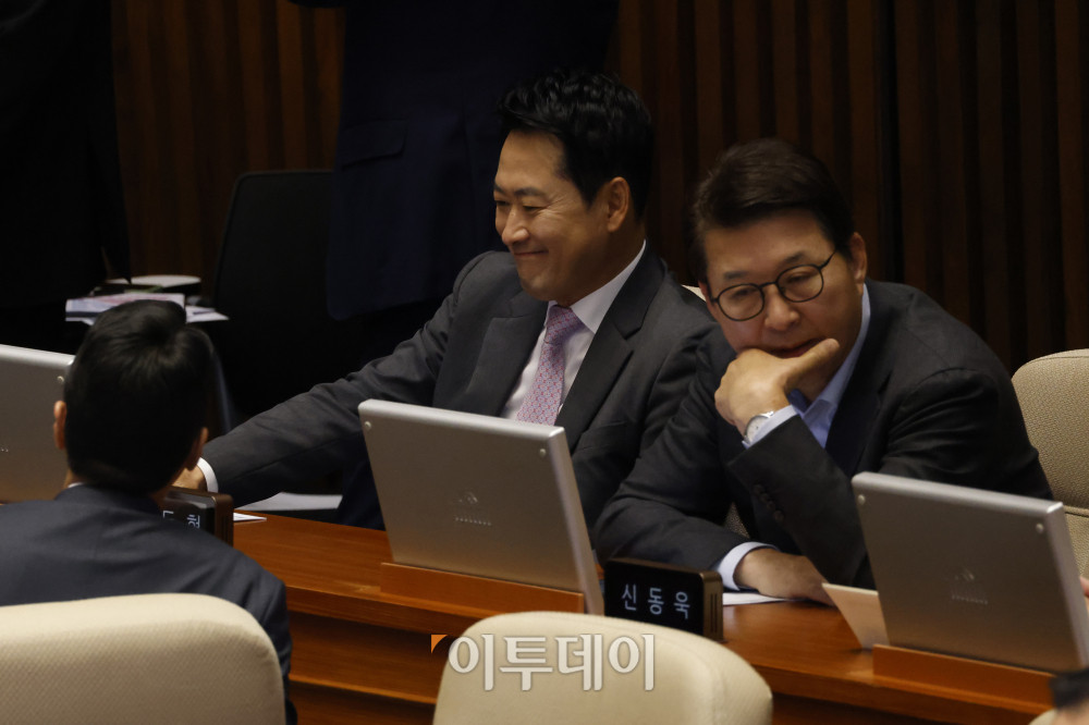 ▲장동혁 국민의힘 대표가 17일 서울 여의도 국회에서 열린 본회의에 참석하고 있다. 고이란 기자 photoeran@
