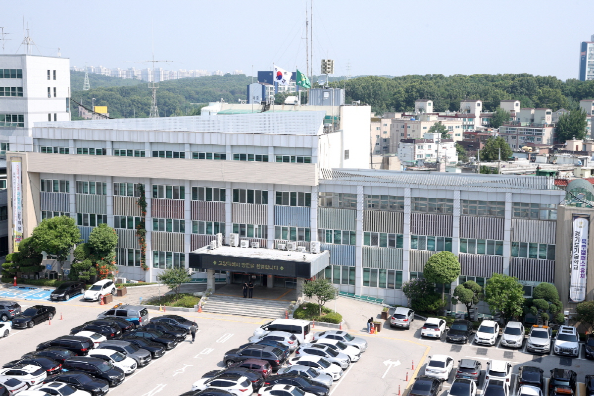 ▲고양특례시가 인공지능을 활용해 보행자와 차량 수요를 분석하고 교통신호 운영에 반영하고 있다. 시는 교통량 변화에 따라 신호시간을 탄력적으로 조정하는 지능형 교통체계를 운영 중이다. (고양특례시)