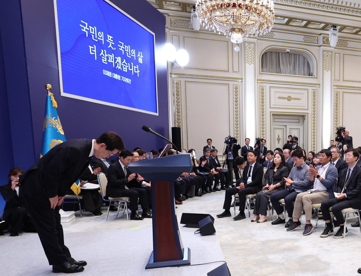 ▲이재명 대통령이 18일 청와대 영빈관에서 기자회견을 마친 후 인사하고 있다. 2026.9.18 (사진=연합뉴스)