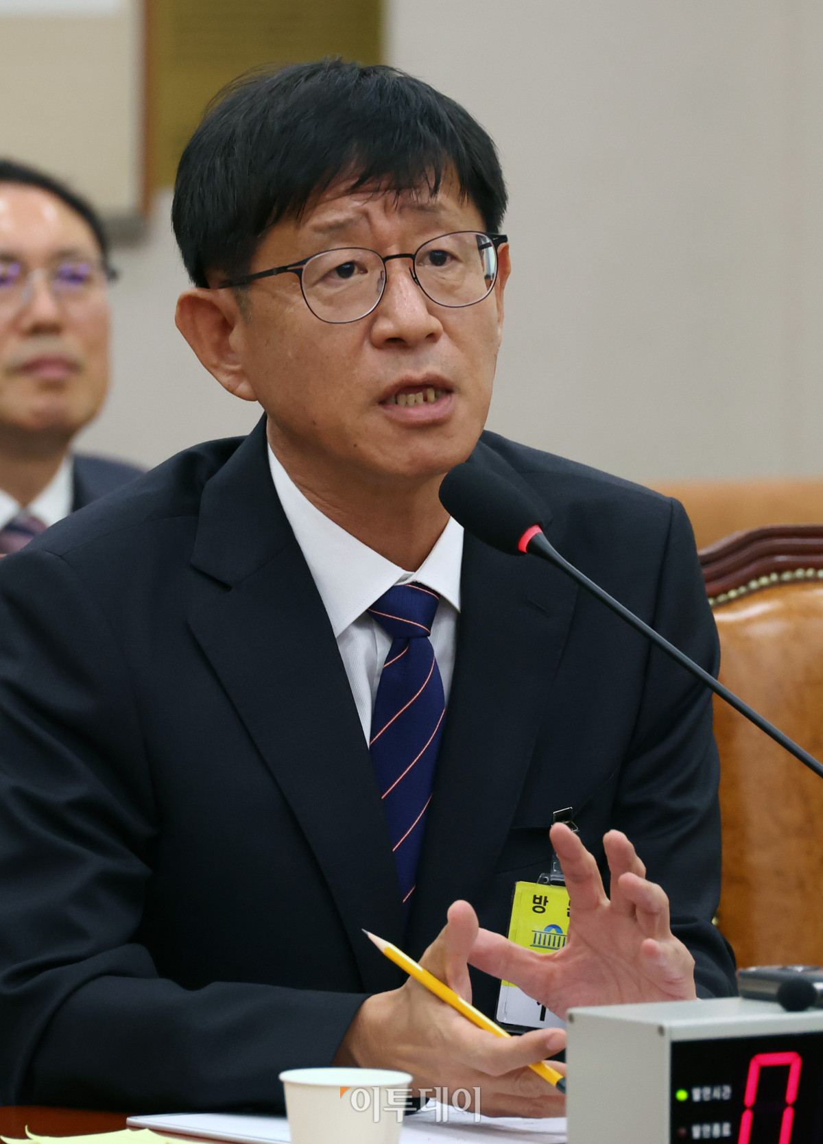 ▲최길수 특별감찰관 후보자가 18일 서울 여의도 국회 법제사법위원회에서 열린 인사청문회에서 의원 질의에 답하고 있다. 고이란 기자 photoeran@