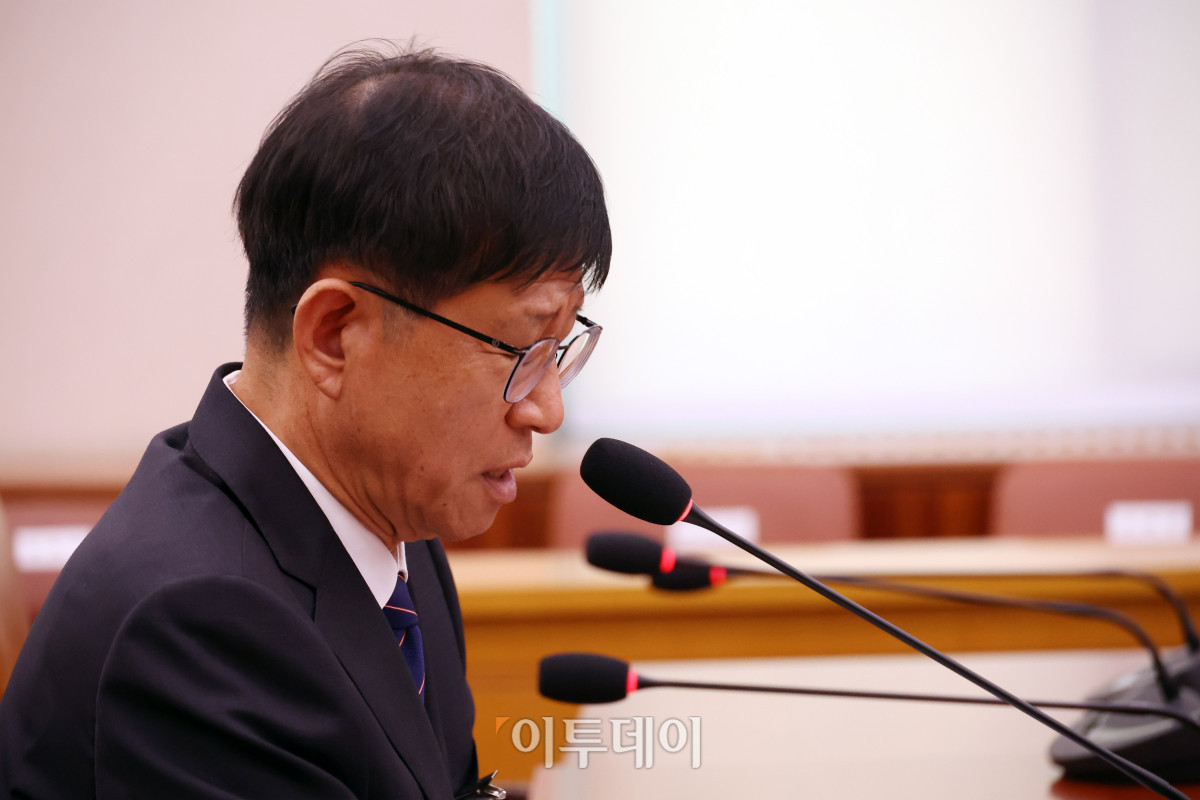 ▲최길수 특별감찰관 후보자가 18일 서울 여의도 국회 법제사법위원회에서 열린 인사청문회에서 의원 질의에 답하고 있다. 고이란 기자 photoeran@