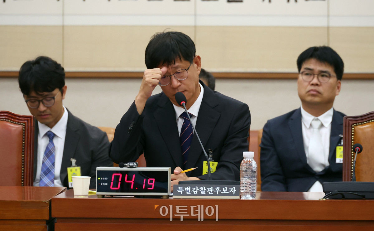 ▲최길수 특별감찰관 후보자가 18일 서울 여의도 국회 법제사법위원회에서 열린 인사청문회에서 의원 질의에 답하고 있다. 고이란 기자 photoeran@