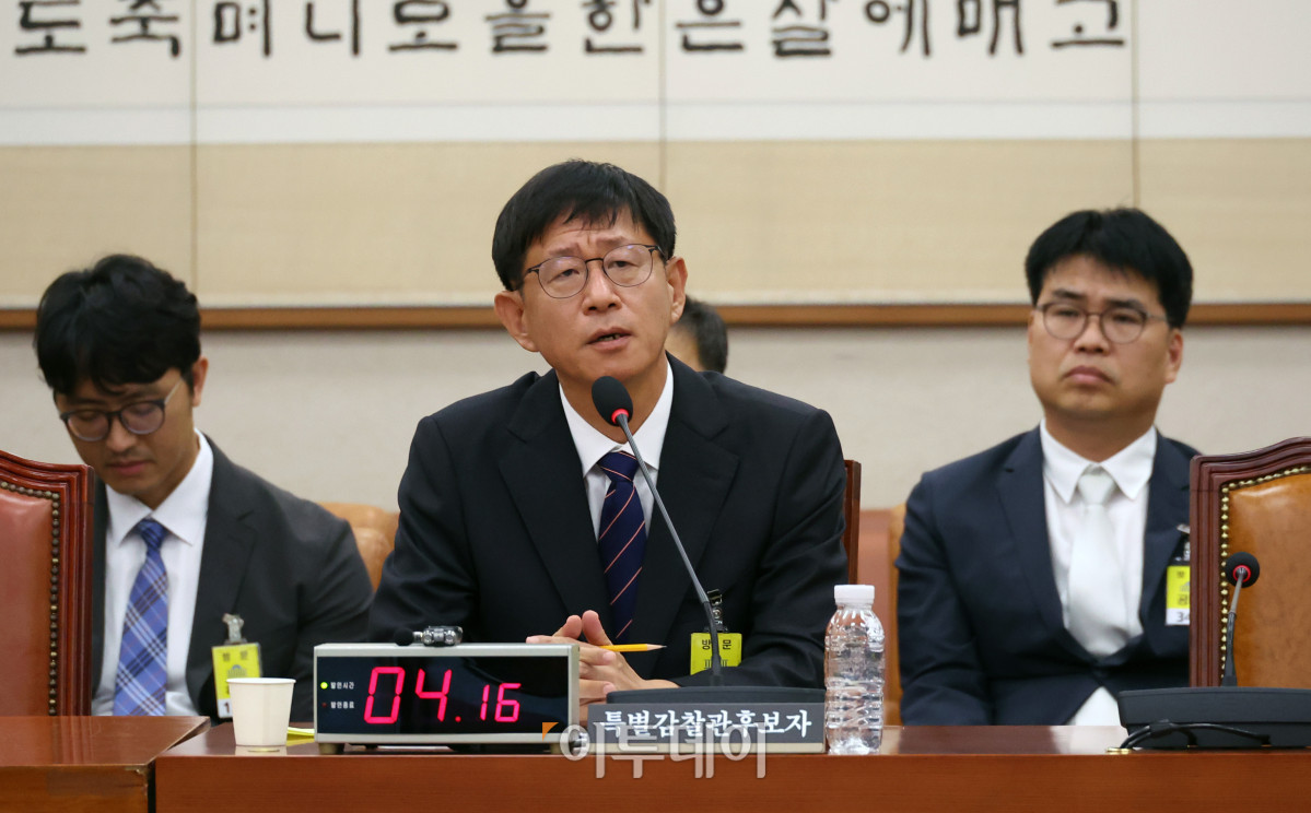 ▲최길수 특별감찰관 후보자가 18일 서울 여의도 국회 법제사법위원회에서 열린 인사청문회에서 의원 질의에 답하고 있다. 고이란 기자 photoeran@
