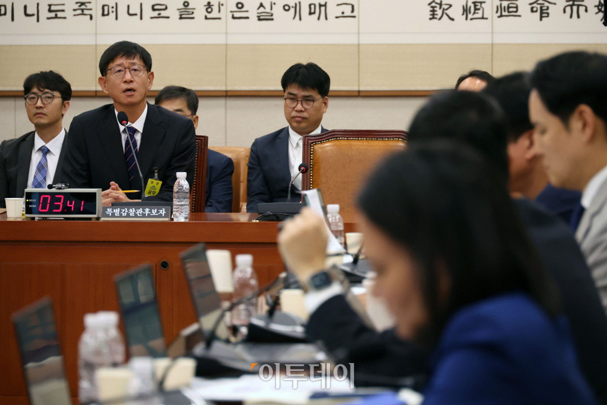 ▲최길수 특별감찰관 후보자가 18일 서울 여의도 국회 법제사법위원회에서 열린 인사청문회에서 의원 질의에 답하고 있다. 고이란 기자 photoeran@