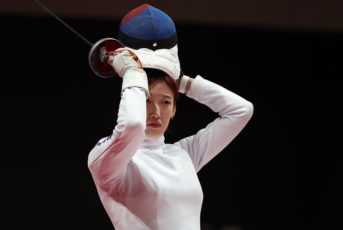 ▲2026 아이치ㆍ나고야 아시안게임 펜싱 에페 여자 개인전 32강에서 한국 임태희가 오만 자나 알 샤르지와 대결에서 마스크를 쓰고 있다. (도코나메[일본]=연합뉴스)