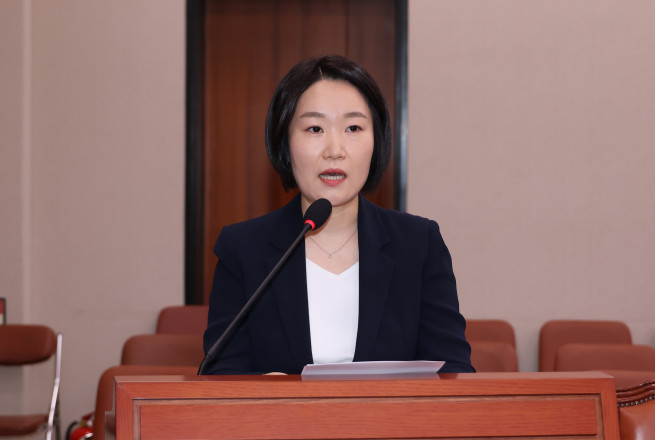 ▲이소영 중소벤처기업부 장관이 후보자 신분으로 참석한 15일 국회 산업통상자원중소벤처기업위원회에서 열린 인사청문회에서 발언하고 있다. 2026.9.15 (연합뉴스)