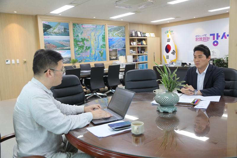 ▲박상준 강서구청장이 추석을 맞이하여 인터뷰에 응하고 있다. (사진제공=강서구청)