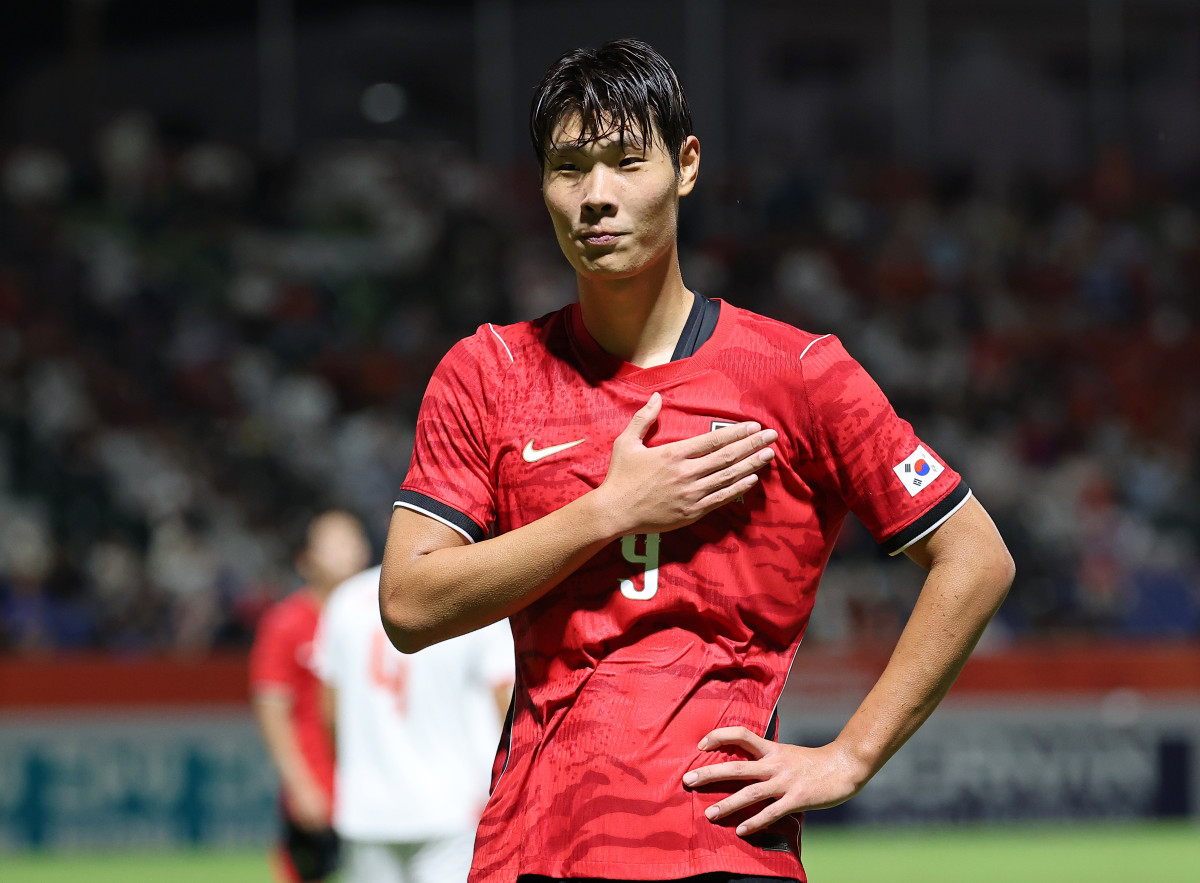 ▲25일 일본 나고야 미즈호 공원 럭비경기장에서 열린 2026 아이치·나고야 아시안게임 남자 축구 8강 한국과 베트남의 경기. 후반전 한국 이영준이 팀 세번째 골을 넣고 세리머니를 하고 있다. (연합뉴스)