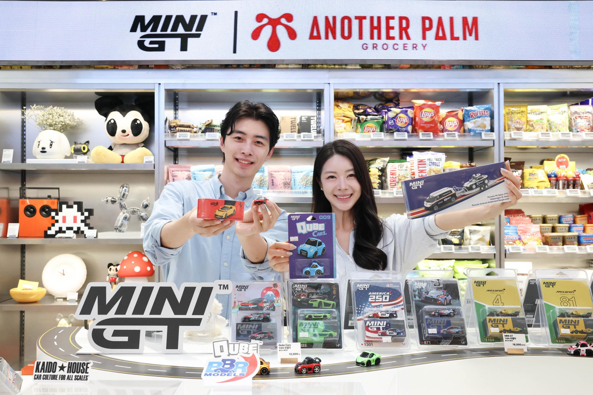 ▲신세계백화점 강남점 어나더 팜에서 미니지티 상품을 소개하는 모델 (사진제공=신세계백화점)