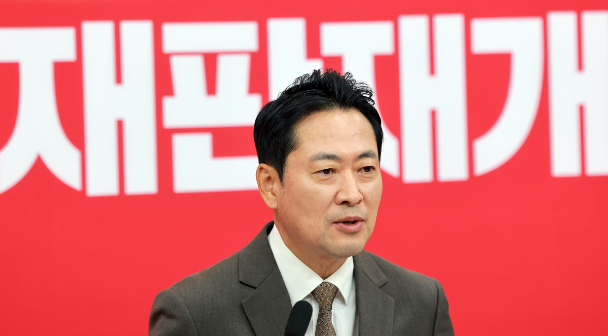 ▲국민의힘 장동혁 대표가 27일 국회에서 농지 전수조사, 비무장지대(DMZ) 지뢰폭발 추정 사고 등 현안과 관련해 기자회견을 하고 있는 모습. (사진=연합뉴스)