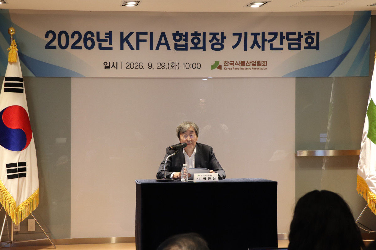 ▲박진선 한국식품산업협회장이 29일 기자간담회에서 발언하고 있다. (사진제공=한국식품산업협회장)