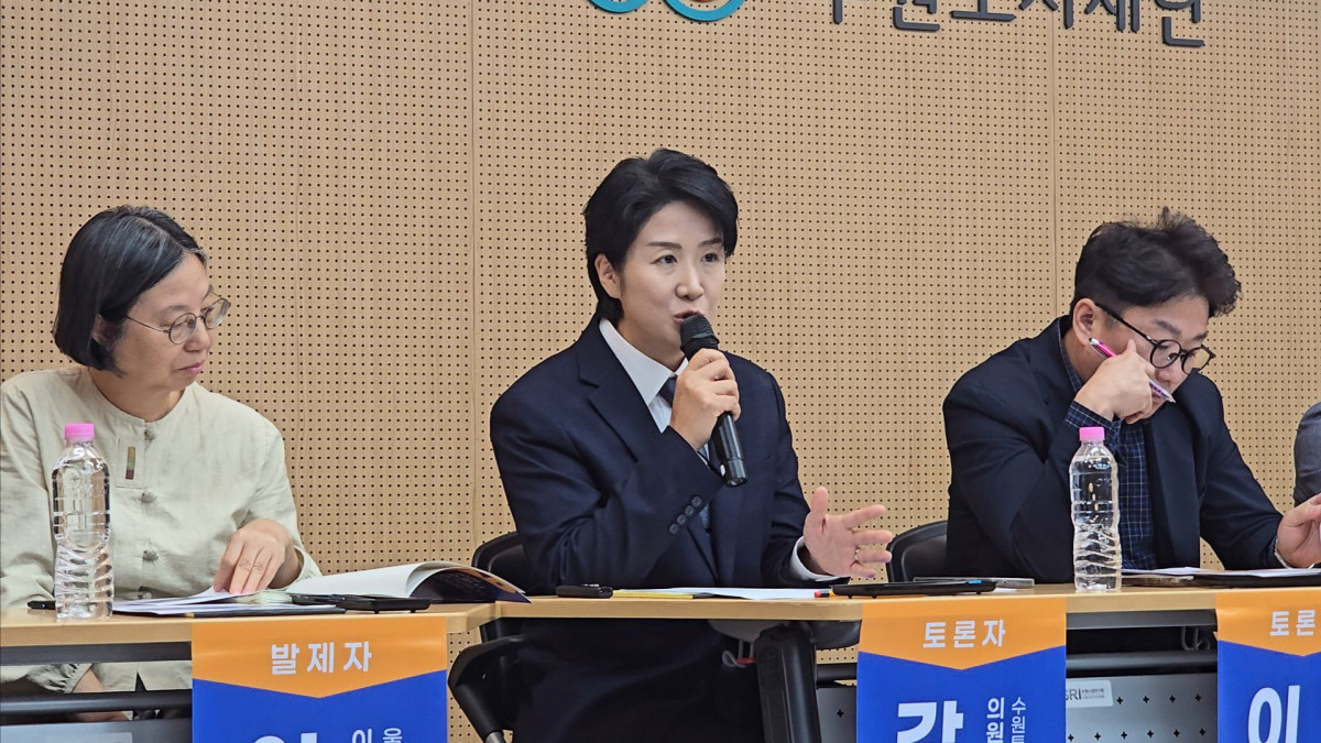 ▲강은호 수원특례시의원이 9월 29일 '2026 수원시 주거복지 정책포럼'에서 발언하고 있다. (강은호 수원특례시의원실)