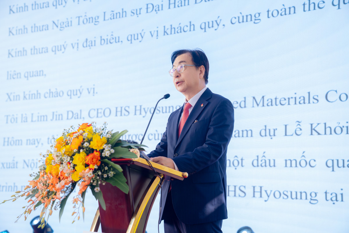 ▲임진달 HS효성첨단소재 대표이사가 29일 다낭 카페트 생산공장 착공식에서 인사말을 하고 있다. (사진제공=HS효성)