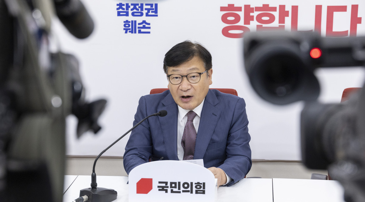 ▲국민의힘 정점식 원내대표가 30일 국회에서 현안 관련 기자간담회에서 비무장 지대(DMZ)에서 발생한 북한 지뢰추정 폭발 사고에 대한 정부 대응을 비판하고 있다. (연합뉴스)