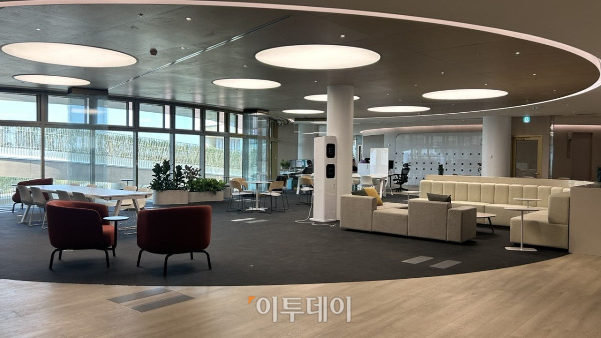 ▲하나금융그룹 청라 헤드쿼터(HQ) 내부 업무공간. (사진=연희진 기자 toyo@)