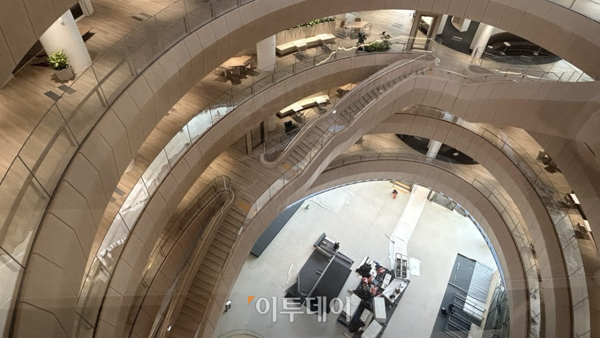 ▲하나금융그룹 청라 헤드쿼터(HQ) 내부. (사진=연희진 기자 toyo@)