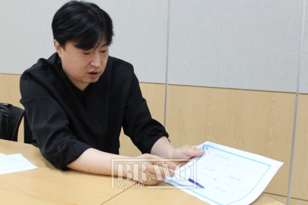 ▲이병석 국민연금공단 송파지사 노후준비서비스팀 강사가 지난달 31일 송파지사에서 여가 유형에 대해 설명하고 있다.(박지수 기자 jsp@)