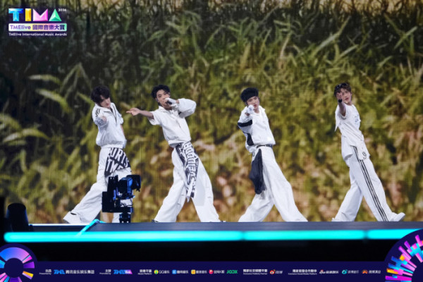 ▲뻔푸소년CIIU 2026 TIMA 무대(사진출처=JYP CHINA)