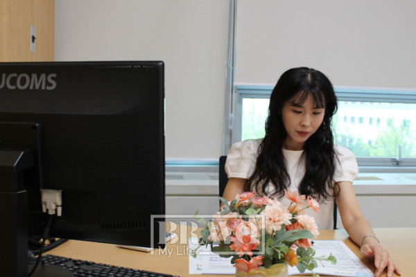 ▲홍지희 국민연금공단 고양일산지사 노후준비서비스팀 상담사가 업무를 보고 있다.(박지수 기자 jsp@)