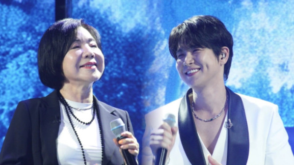 ▲'전설의 사내' 최진희, 장한별 듀엣(사진출처=MBN)