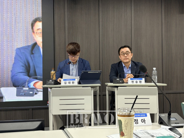▲16일 보험연구원 산학세미나에서 토론이 진행됐다. (왼쪽부터) 좌장을 맡은 김대환 동아대학교 교수, 천승환 생명보험협회 상무가 참석했다.(박지수 기자 jsp@)