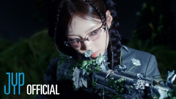▲니쥬 'Sour Grapes' 콘셉트 필름(사진출처=JYP엔터테인먼트)
