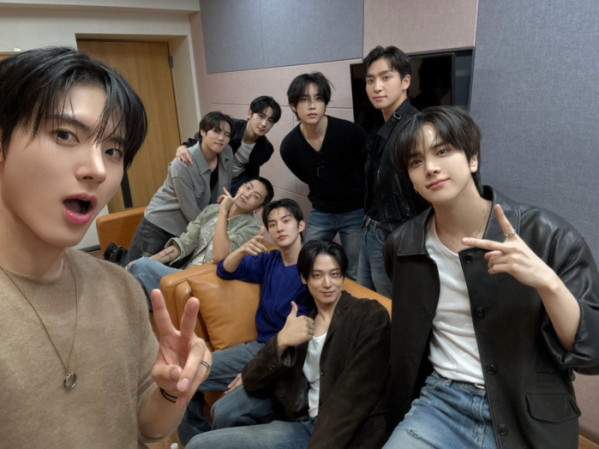 ▲더보이즈(사진출처 = 더보이즈 공식 SNS)