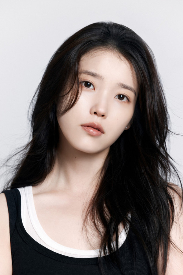 ▲아이유(사진출처=EDAM엔터테인먼트)