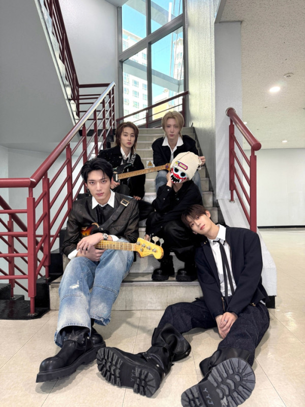 ▲하츠웨이브(사진출처= 카카오엔터테인먼트)