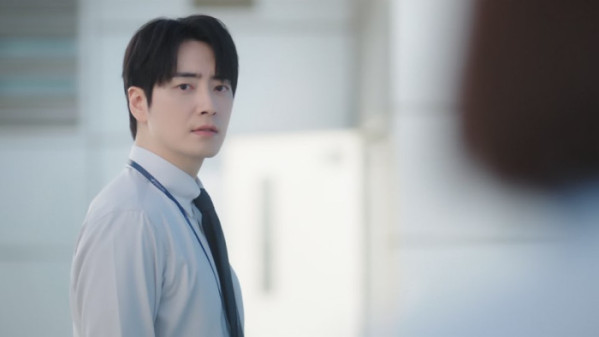 ▲‘로또 1등도 출근합니다’ 이준혁(사진출처=티빙)