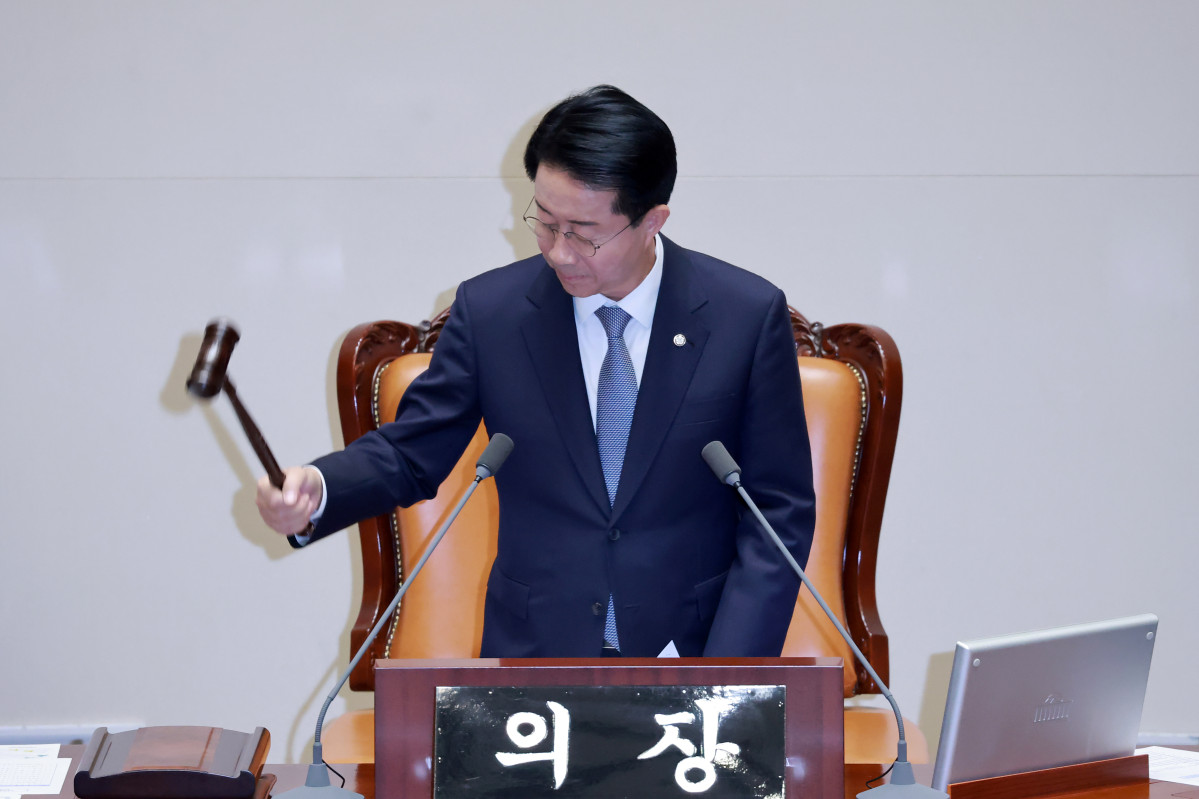 ▲조정식 국회의장이 1일 국회에서 열린 정기국회 제10차 본회의 개의를 선언하고 있다. (연합뉴스)