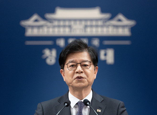 ▲성기홍 홍보소통수석이 1일 청와대 기자회견장에서 인사 관련 브리핑을 하고 있다. 2026.10.1 (연합뉴스)