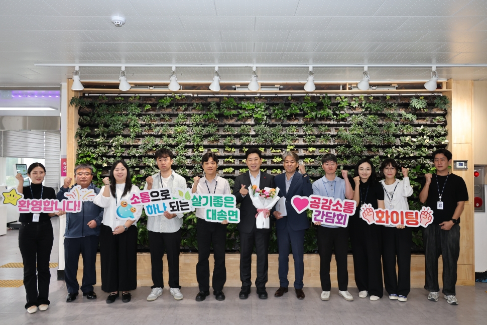 ▲박용선 포항시장이 1일 연일읍,대송면을 찾아 주민들의 목소리를 직접 듣는 소통 행보를 가졌다. (포항시)