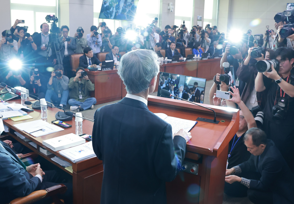 ▲조희대 대법원장이 6일 국회 법제사법위원회에서 열린 대법원 등에 대한 국정감사에서 인사말하고 있다. 사진=연합뉴스