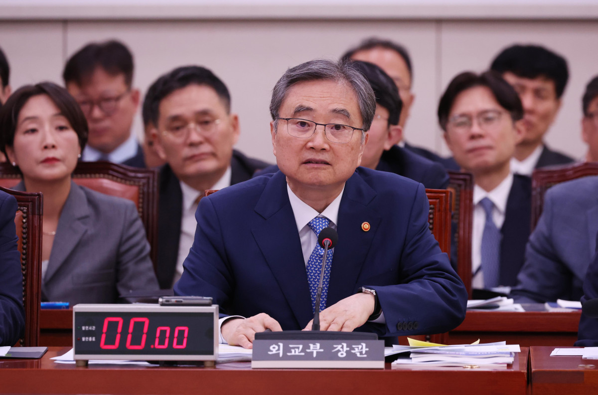 ▲조현 외교부 장관이 6일 서울 여의도 국회에서 열린 외교통일위원회의 외교부 등에 대한 국정감사에서 의원 질의에 답하고 있다. 신태현 기자 holjjak@