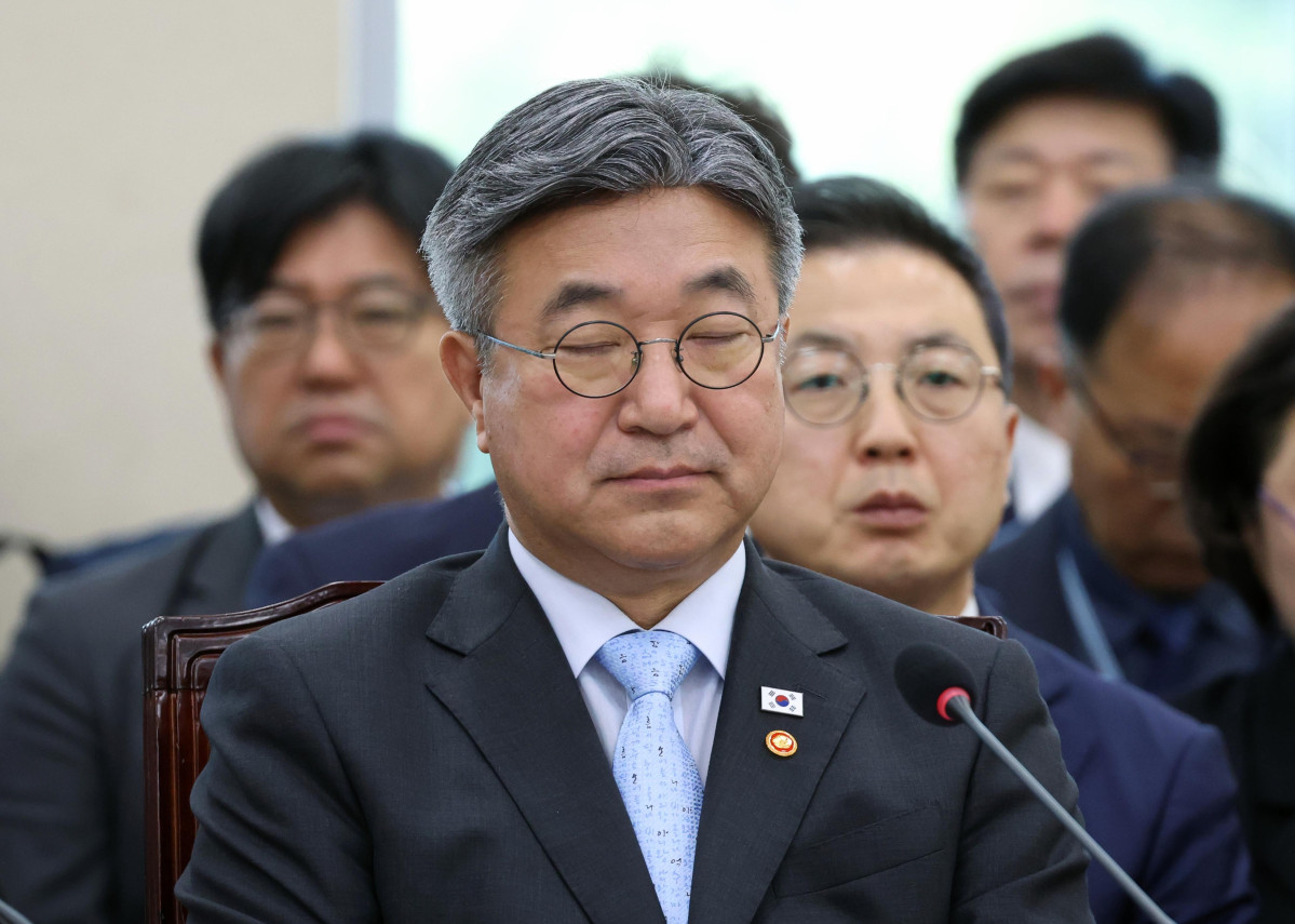 ▲윤호중 행정안전부 장관이 6일 서울 여의도 국회에서 열린 행정안전위원회의 행안부 등에 대한 국정감사에서 잠시 눈을 감고 있다. 신태현 기자 holjjak@