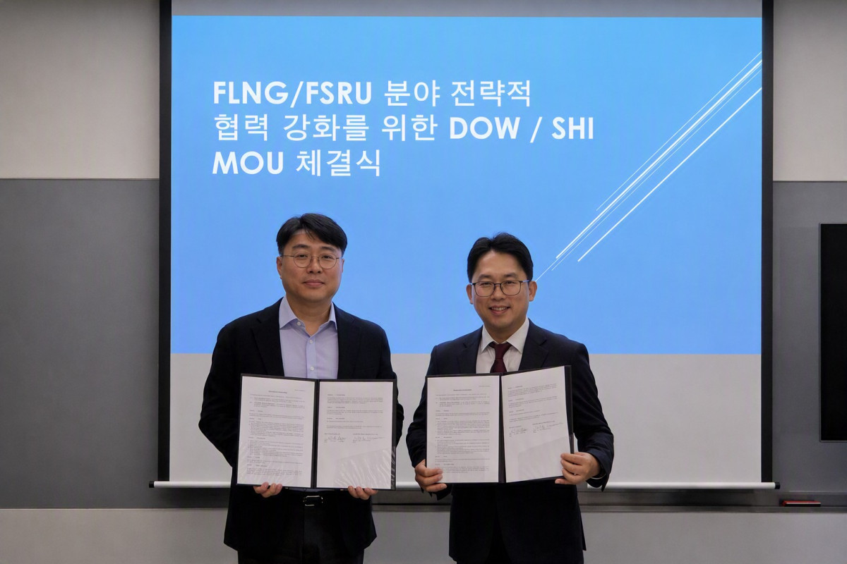 ▲다우와 삼성중공업이 미래 해양 프로젝트 사업 협력을 위한 전략적 업무협약을 체결했다. (좌측부터) 삼성중공업 해양엔지니어링 팀장 민준호 상무, 한국다우 진동아 대표이사 사장 (다우)