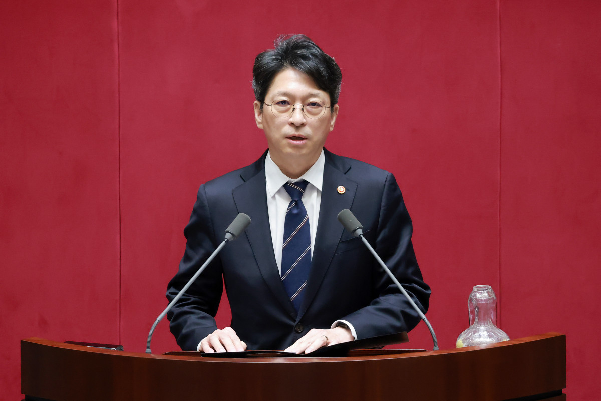 ▲홍지선 국토교통부 장관이 1일 국회에서 열린 정기국회 제10차 본회의에서 인사말하고 있다. (연합뉴스)