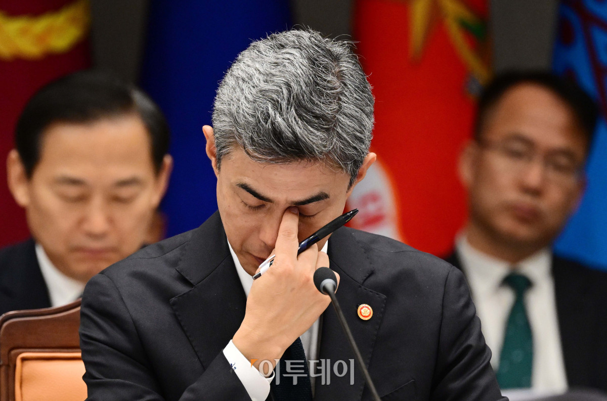 ▲강신철 국방부 장관이 7일 서울 용산구 국방부에서 열린 국회 국방위원회의 국방부에 대한 국정감사에 출석해 생각에 잠겨 있다. 국회사진기자단
