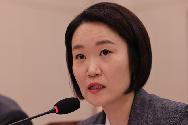 ▲이소영 중소벤처기업부 장관이 7일 여의도 국회에서 열린 산업통상자원중소벤처기업위원회의 중소벤처기업부 국정감사에 출석해 의원 질의에 답변하고 있다. 2026.10.07. (뉴시스)