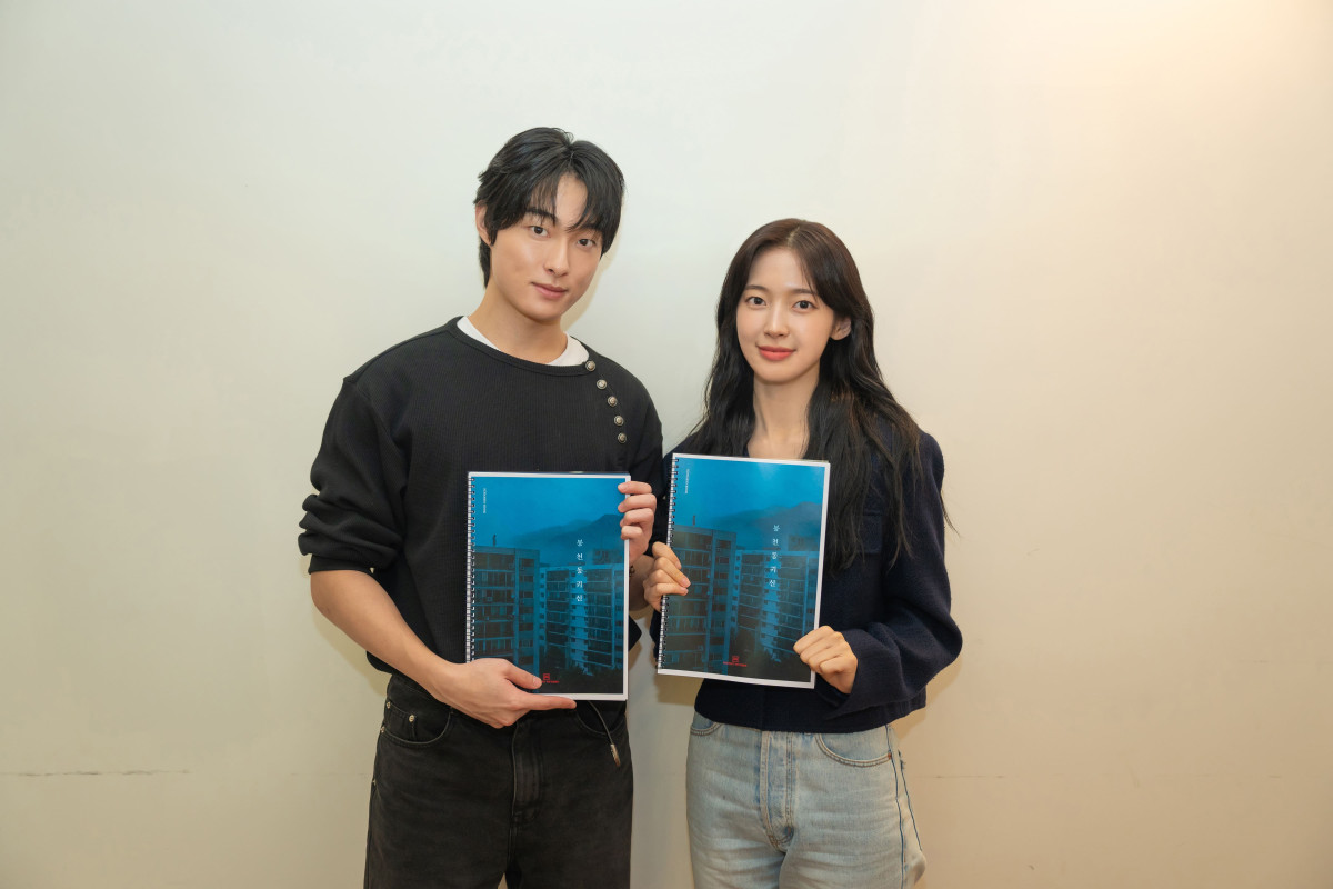 ▲왼쪽부터 배우 윤찬영, 아린. (사진제공=롯데엔터테인먼트)