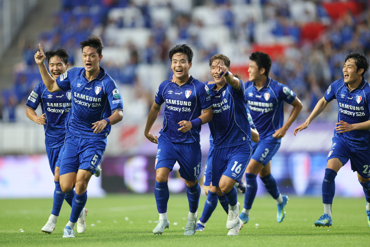 ▲수원의 강현묵이 득점 후 팀 동료들과 세리머니를 하고 있다. (사진제공=한국프로축구연맹)