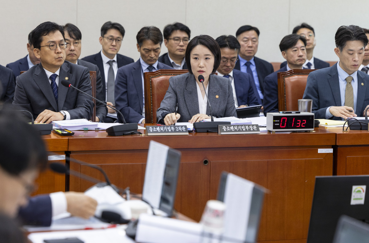 ▲이소영 중소벤처기업부 장관이 7일 국회에서 열린 산업통상자원중소벤처기업위원회 국정감사에 출석해 의원 질의에 답하고 있다. (사진제공=연합뉴스)