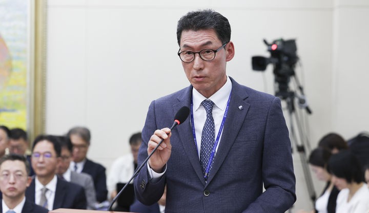 ▲장민영 기업은행장이 8일 서울 여의도 국회에서 열린 정무위원회 국정감사에서 업무보고 하고 있다. (뉴시스)