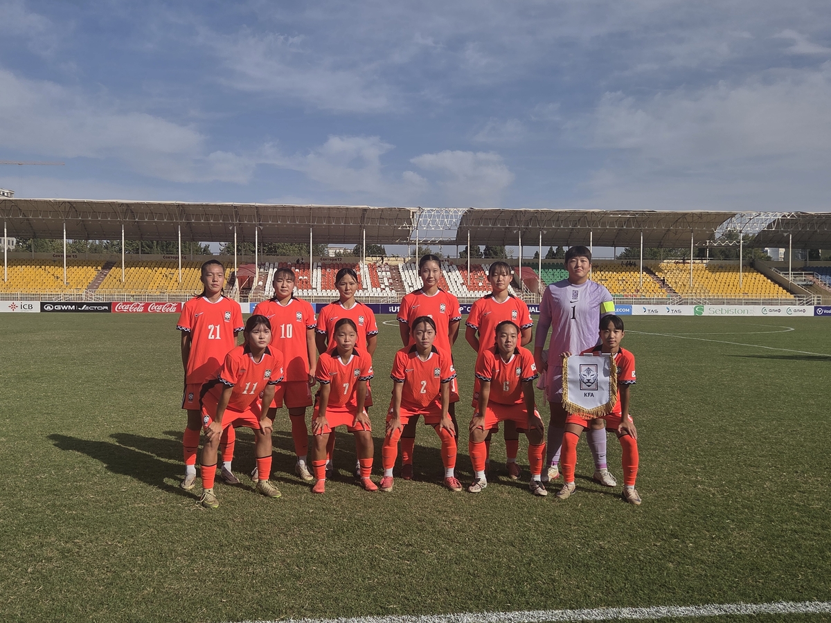▲2027 아시아축구연맹(AFC) 17세 이하(U-17) 여자 아시안컵 본선 진출에 성공한 16세 이하(U-16) 여자 축구대표팀. (사진제공=대한축구협회)