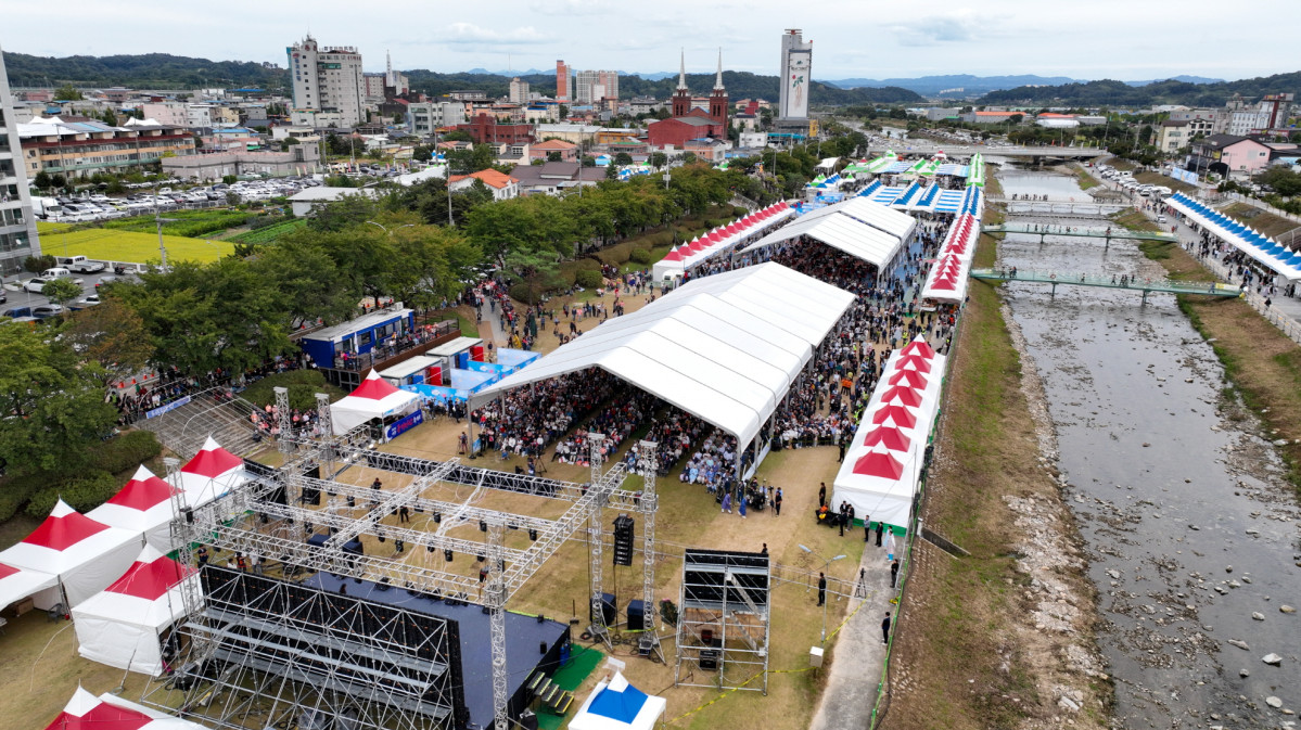 ▲3~11일 경북 영주시 풍기읍에서 열린 풍기인삼축제장 모습. (영주시)