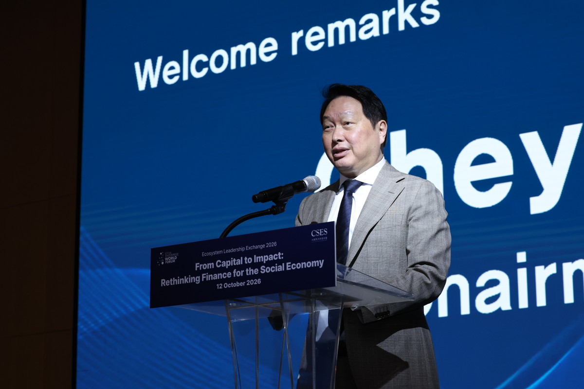 ▲최태원 SK그룹 회장이 12일 서울에서 열린 사회적기업월드포럼(SEWF) ‘Ecosystem Leadership Exchange(ELE)’에서 연설하고 있다. (사진=사회적가치연구원)